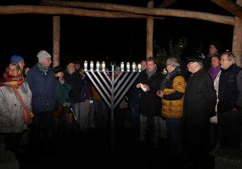 Bürgermeister Christoph Fleischhauer mit Mitgliedern des Partnerschaftsvereins Ramla – Moers e. V.